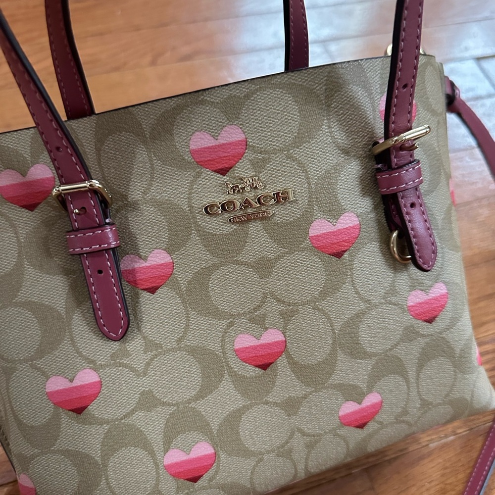 Coach Heart Mollie Tote Bag — excellent condition - Picture 2 of 10